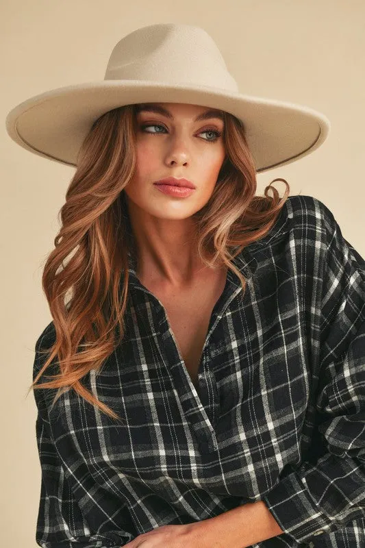 Side Slit High-Low Plaid Long Sleeve Polo Shirt For Women – Modern Fashionable Preppy Plaid Polo with Flowy Slit Hem for Any Occasion